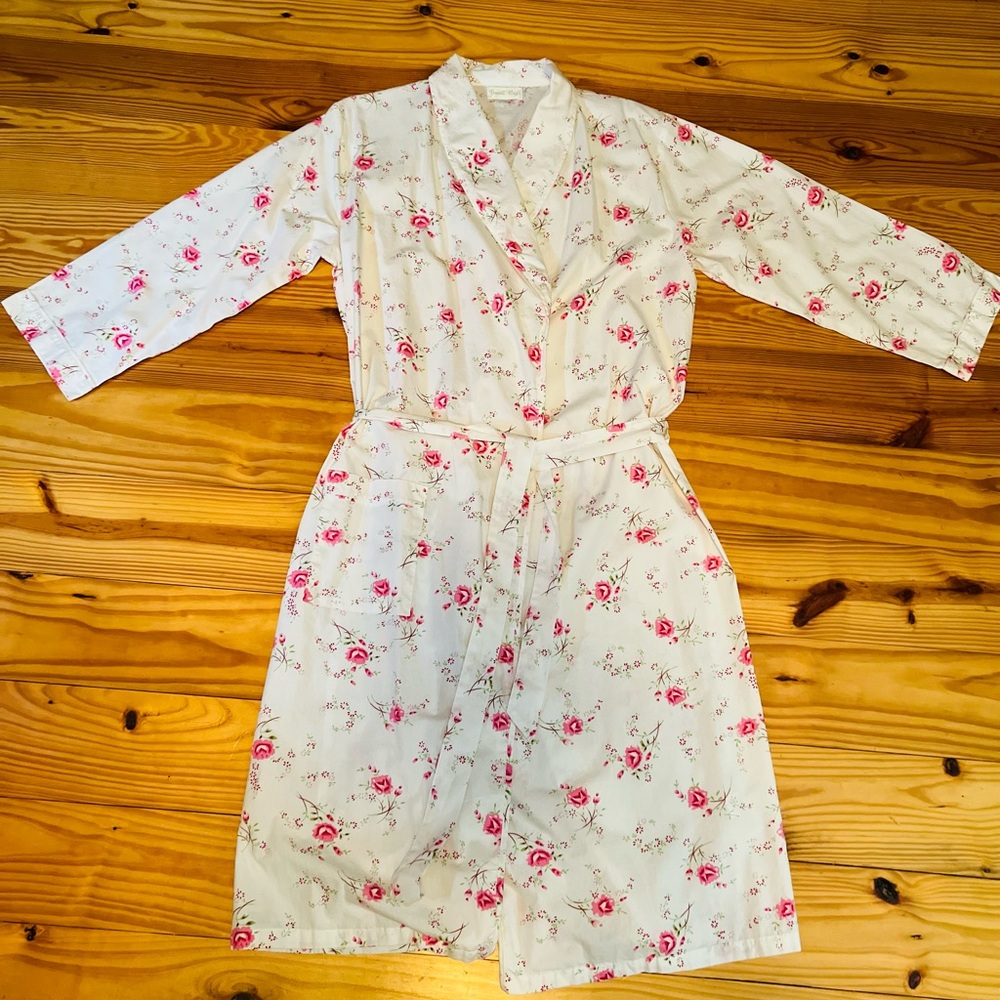 Floral Print Robe with Pink Roses